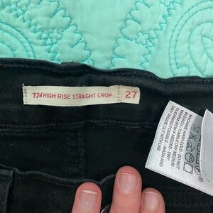 Levi's 725 Black High Rise Straight Crop Jeans